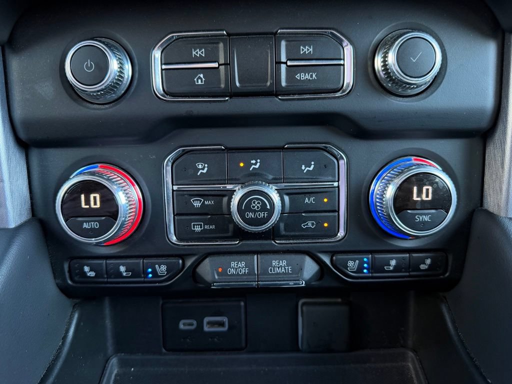 Used 2024 GMC Yukon SLT w/ SLT Luxury Package RWD image 27