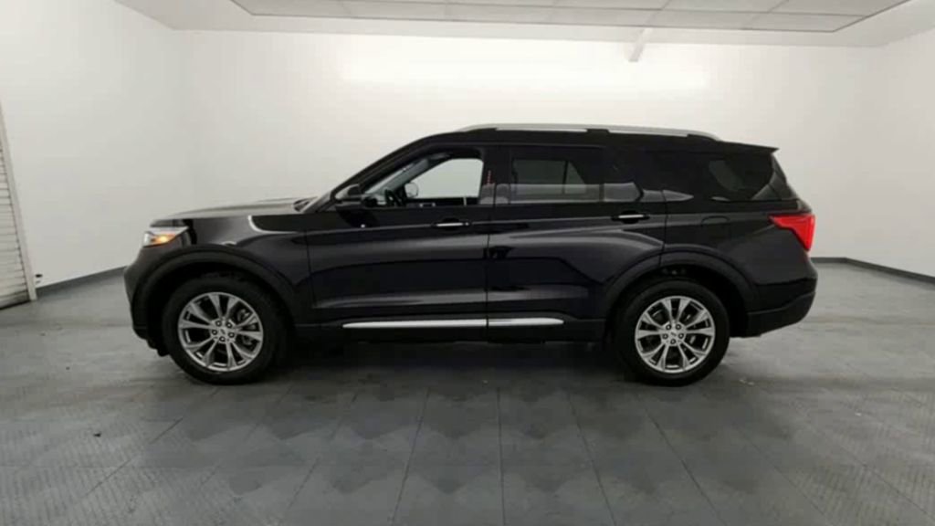 Used 2022 Ford Explorer Limited w/ Equipment Group 301A image 5