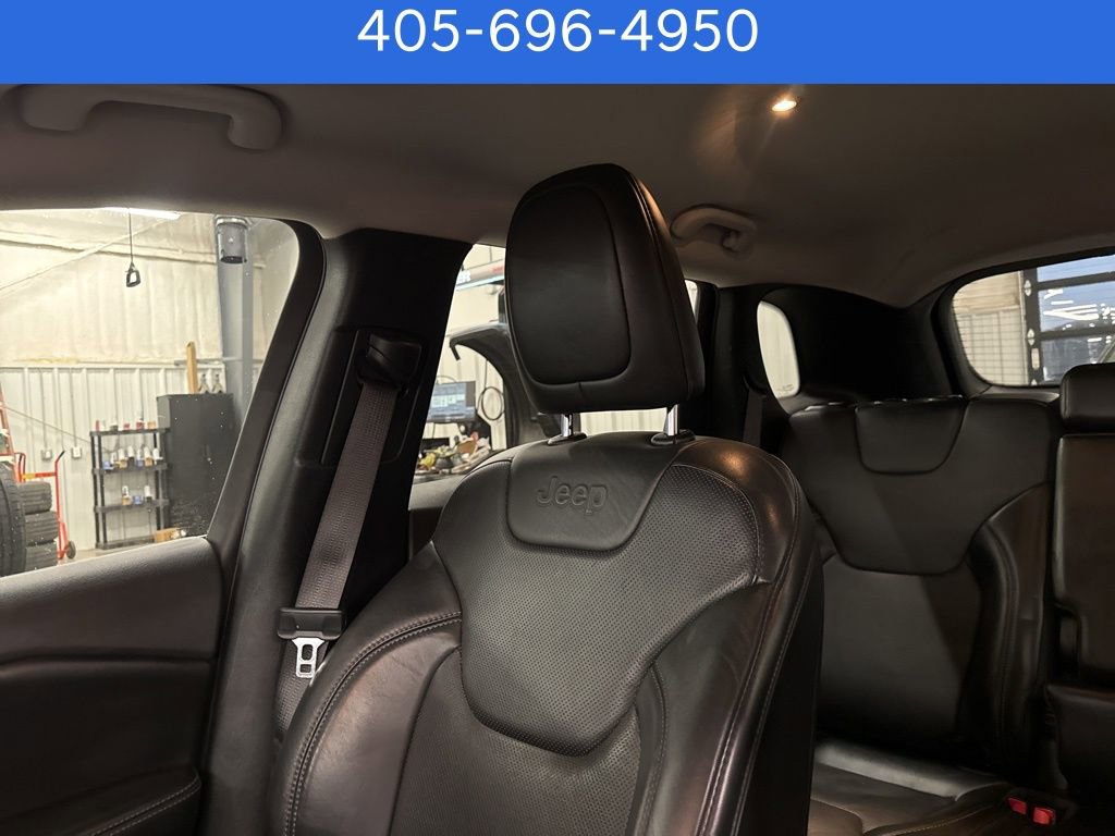 Used 2019 Jeep Cherokee Limited image 17