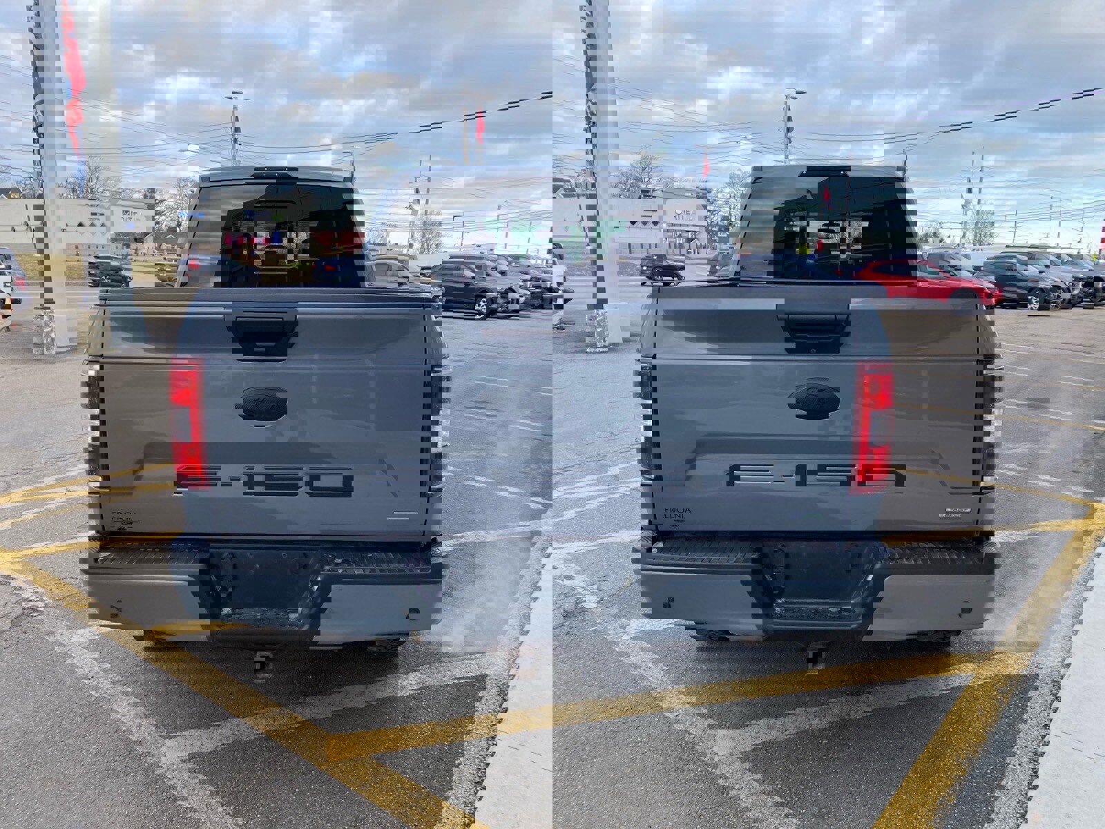 Used 2019 Ford F150 XLT w/ Equipment Group 302A Luxury image 4