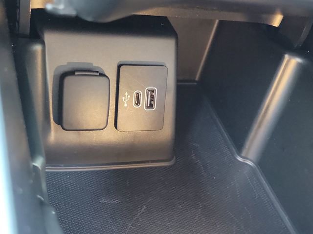 Used 2025 Ford Explorer ST image 11