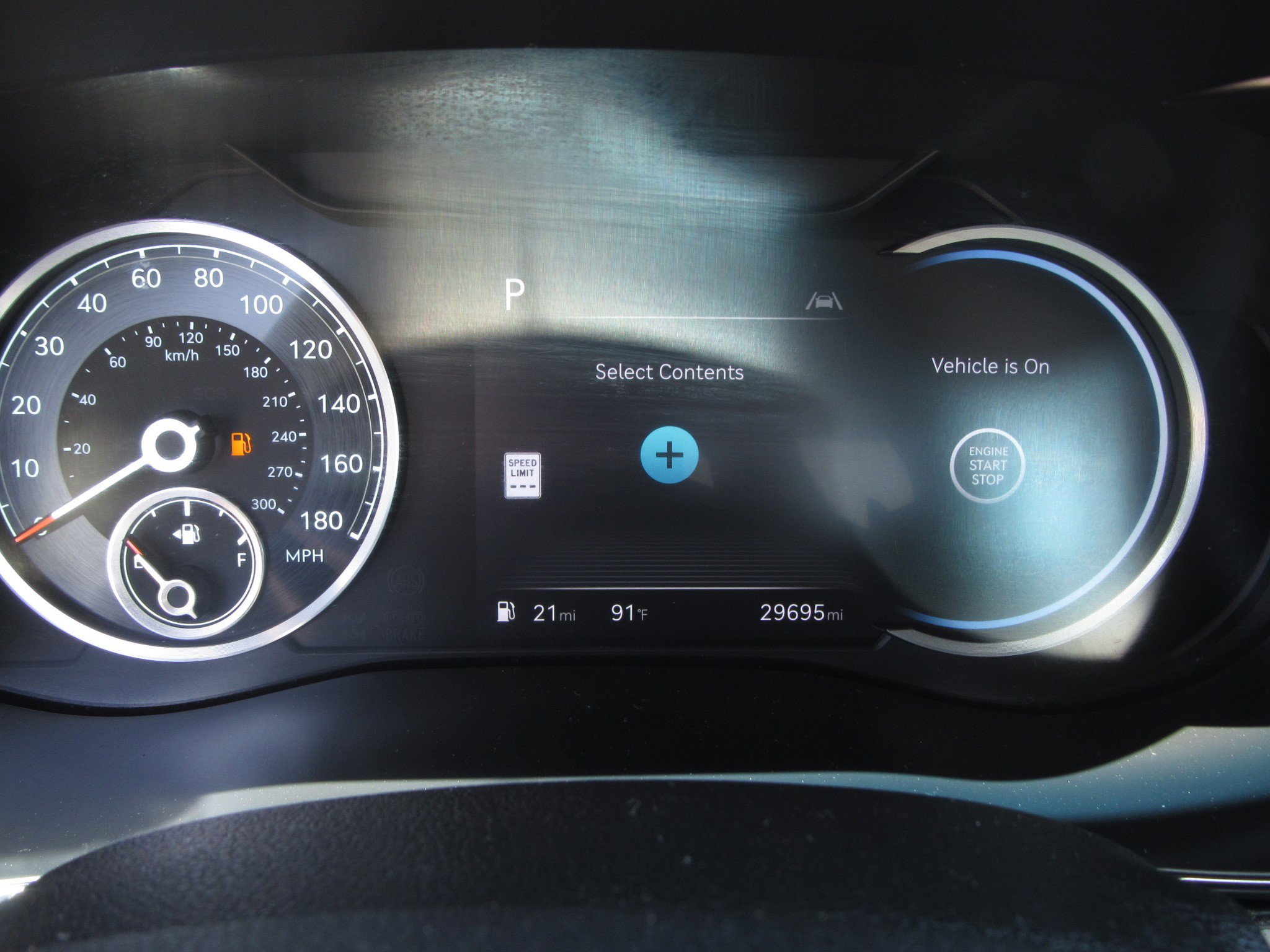 Used 2025 Genesis G70 2.5T image 24