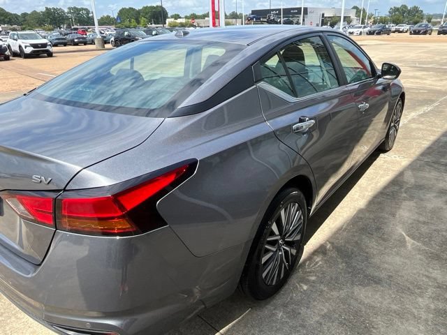 Used 2024 Nissan Altima 2.5 SV FWD image 4