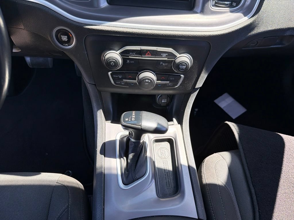 Used 2022 Dodge Charger SXT RWD image 17