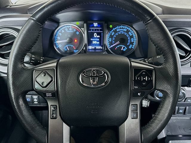 Used 2021 Toyota Tacoma TRD Off-Road AWD/4WD image 12