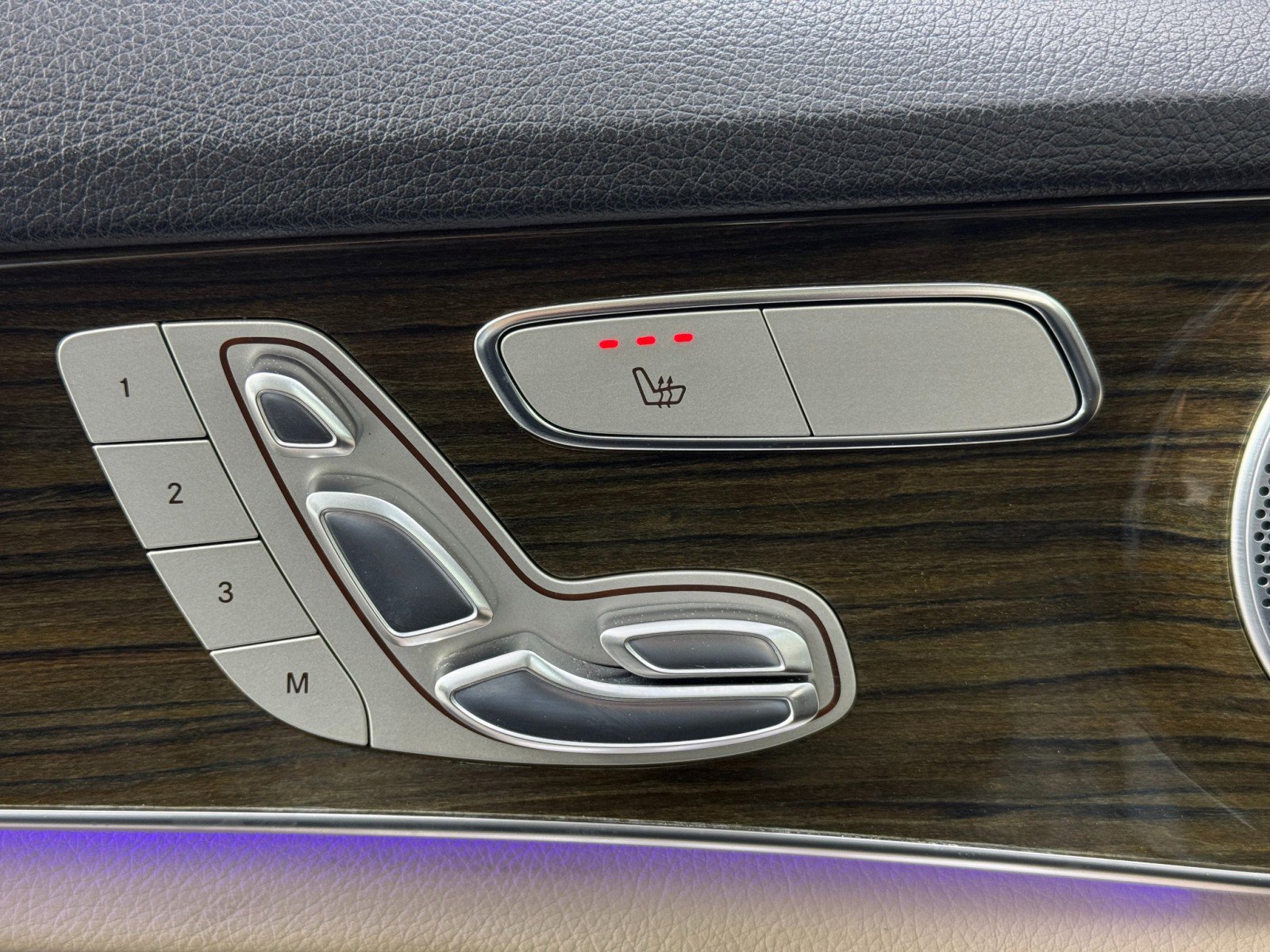 Used 2021 Mercedes-Benz C 300 Sedan w/ Premium Package image 17