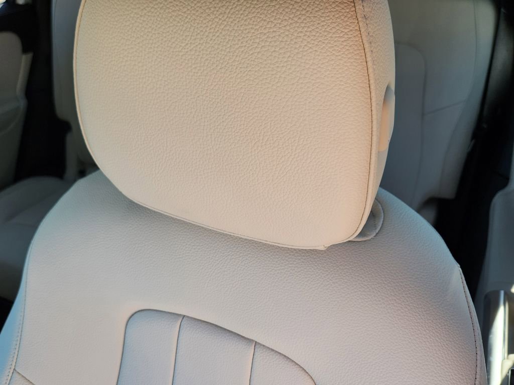 New 2026 Mercedes-Benz GLB 250 4MATIC image 14