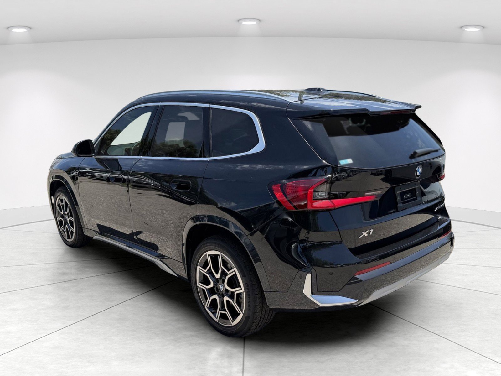 New 2026 BMW X1 xDrive28i AWD/4WD image 6