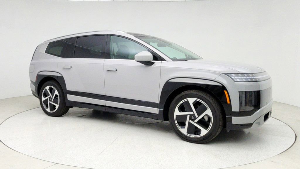 Used 2026 Hyundai Ioniq 9 Limited image 3