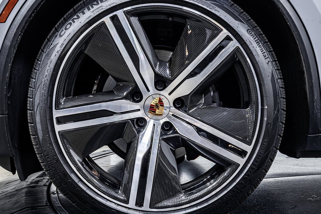 Certified 2025 Porsche Macan Electric image 24