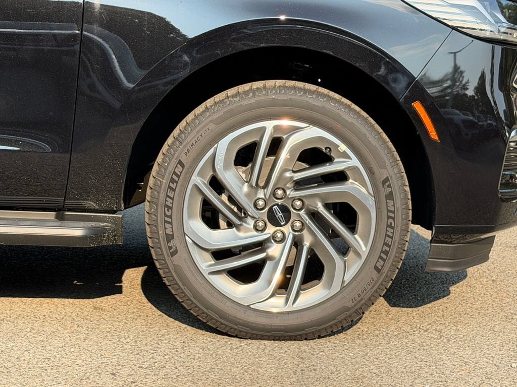 New 2027 Lincoln Navigator L Premier AWD/4WD image 6