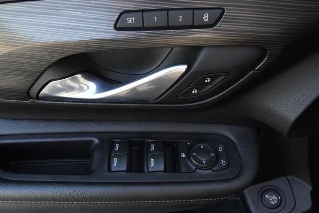 Used 2024 GMC Terrain SLT image 24