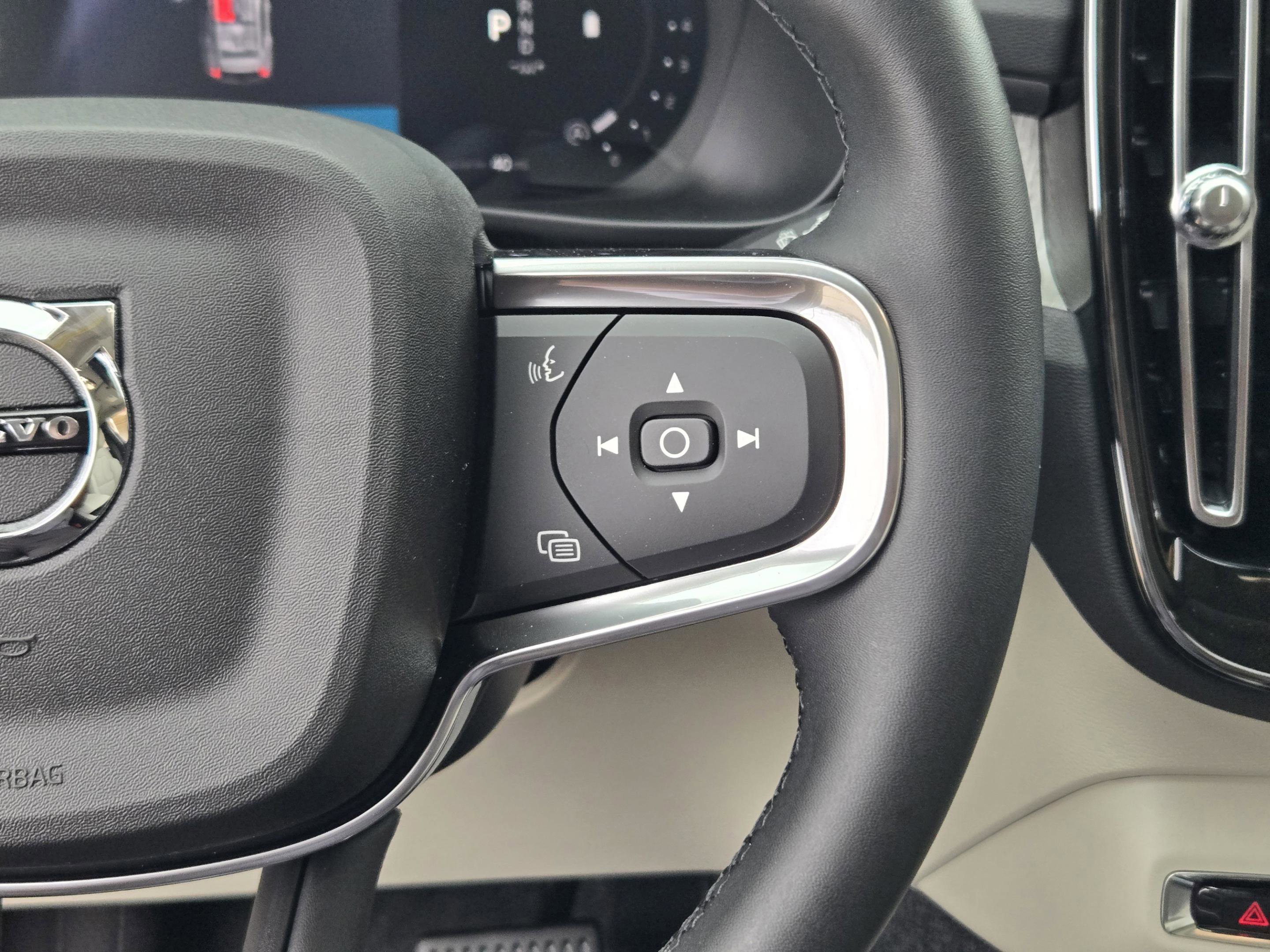 New 2026 Volvo XC40 B5 Plus w/ Protection Package Premier AWD/4WD image 25