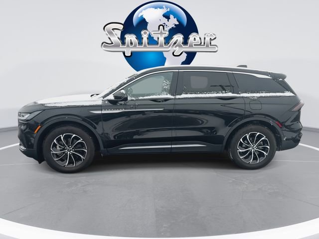 Used 2024 Lincoln Nautilus Premier image 6