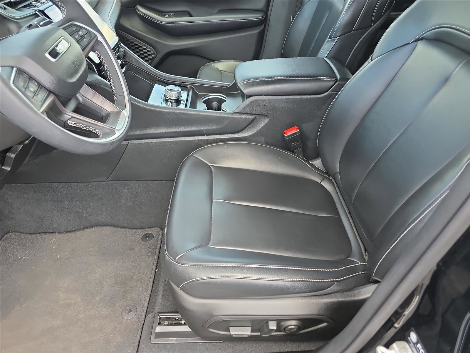 Used 2024 Jeep Grand Cherokee Limited w/ Black Appearance Package image 22