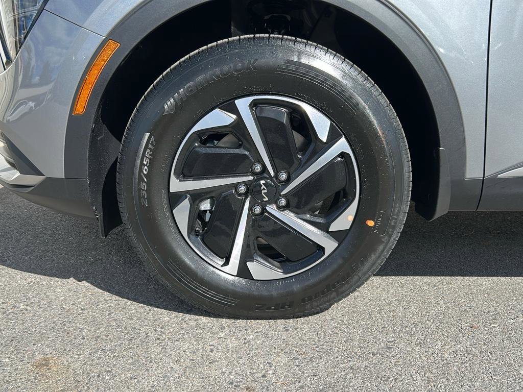 New 2025 Kia Sportage LX image 9