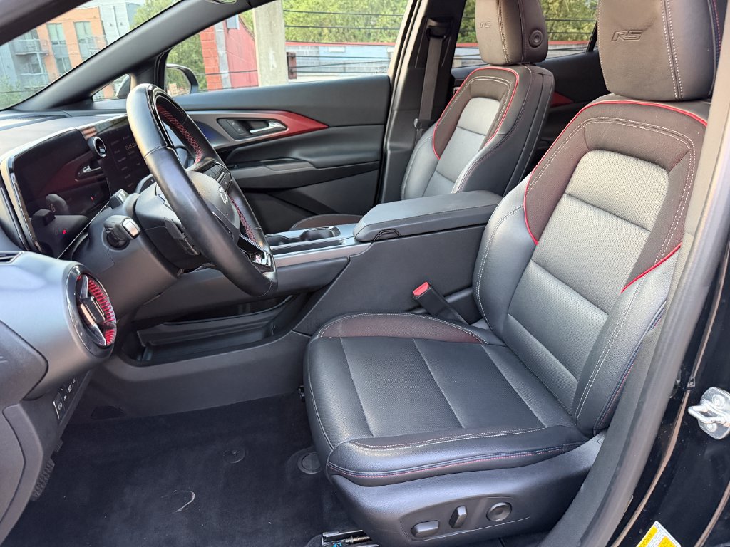 Used 2024 Chevrolet Equinox EV RS FWD image 12