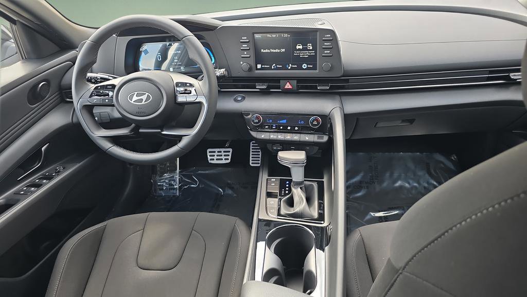 New 2026 Hyundai Elantra SEL Sport Premium w/ Cargo Package FWD image 25