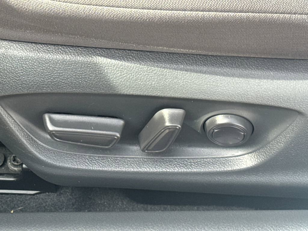 Used 2018 Toyota Camry LE image 43