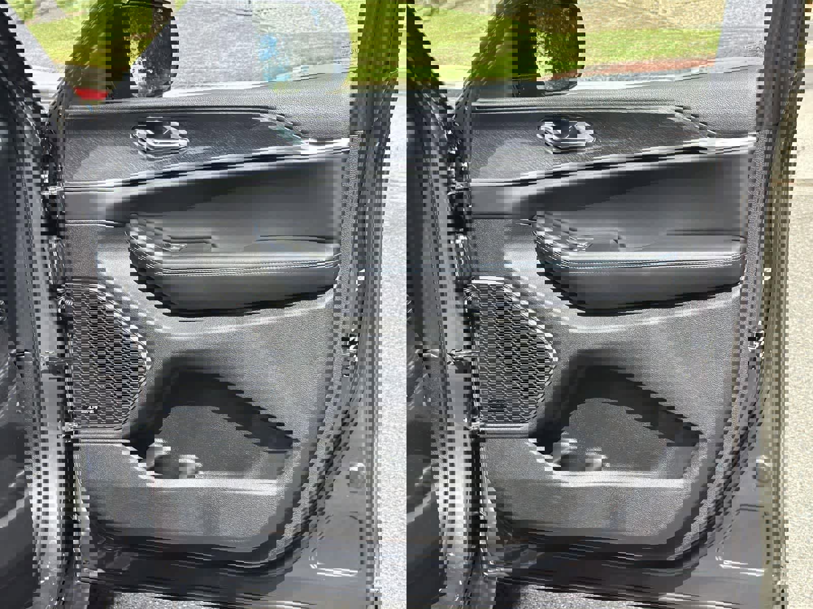 Used 2025 Jeep Grand Cherokee Trailhawk image 34