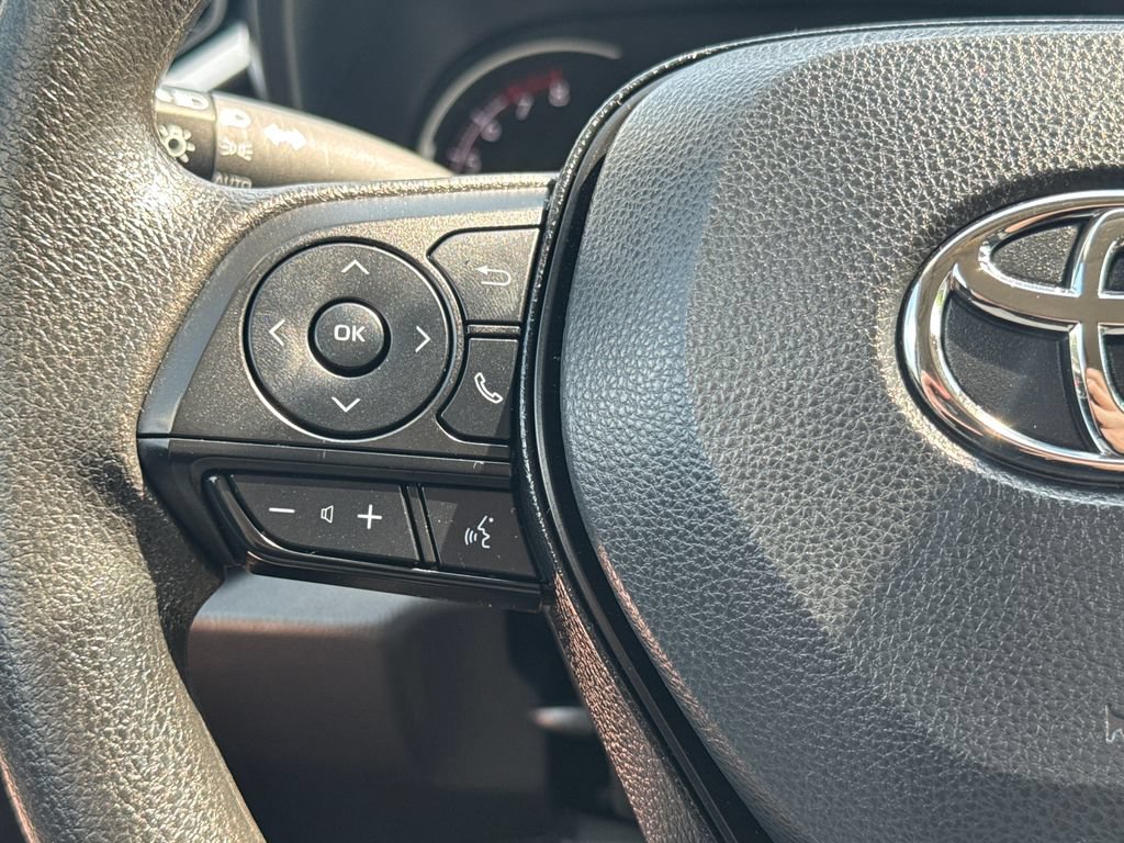 Used 2025 Toyota RAV4 XLE AWD/4WD image 20