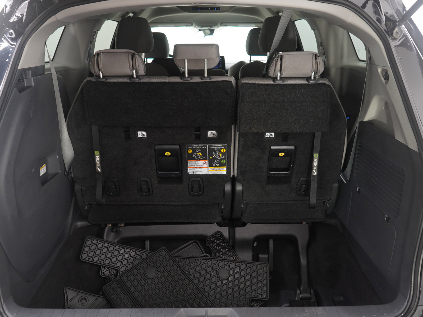 Used 2024 Toyota Sienna LE image 19