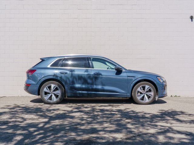 Used 2024 Audi Q8 e-tron Premium Plus w/ Premium Plus Package AWD/4WD image 8