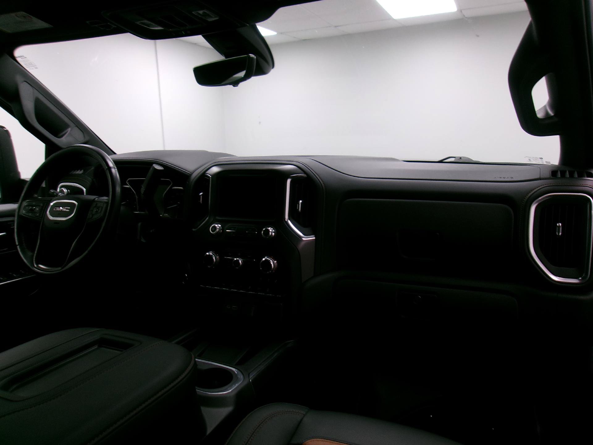 Used 2021 GMC Sierra 2500 AT4 w/ AT4 Premium Plus Package AWD/4WD image 3