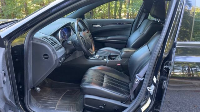 Used 2021 Chrysler 300 S w/ S Model Appearance Package RWD image 5