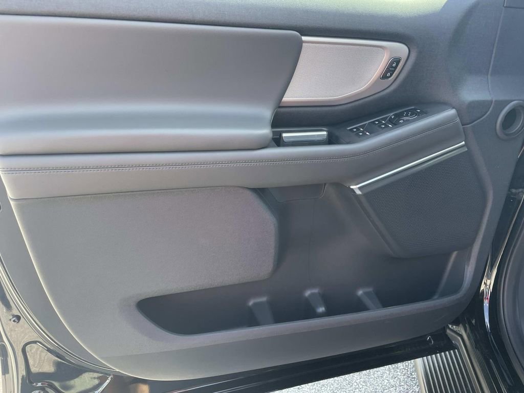 Used 2026 Ford Expedition Active image 18