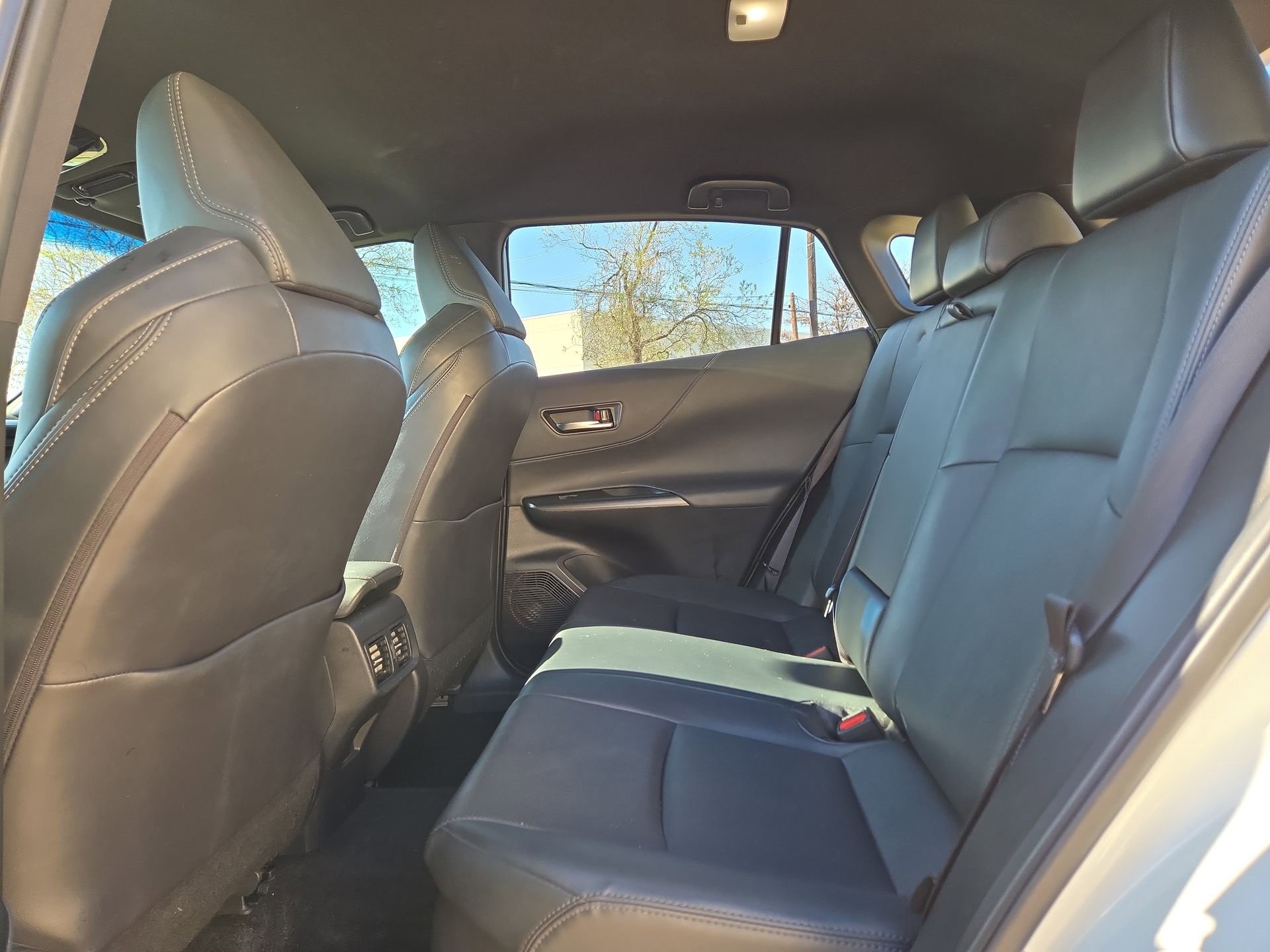 Used 2021 Toyota Venza Limited image 13