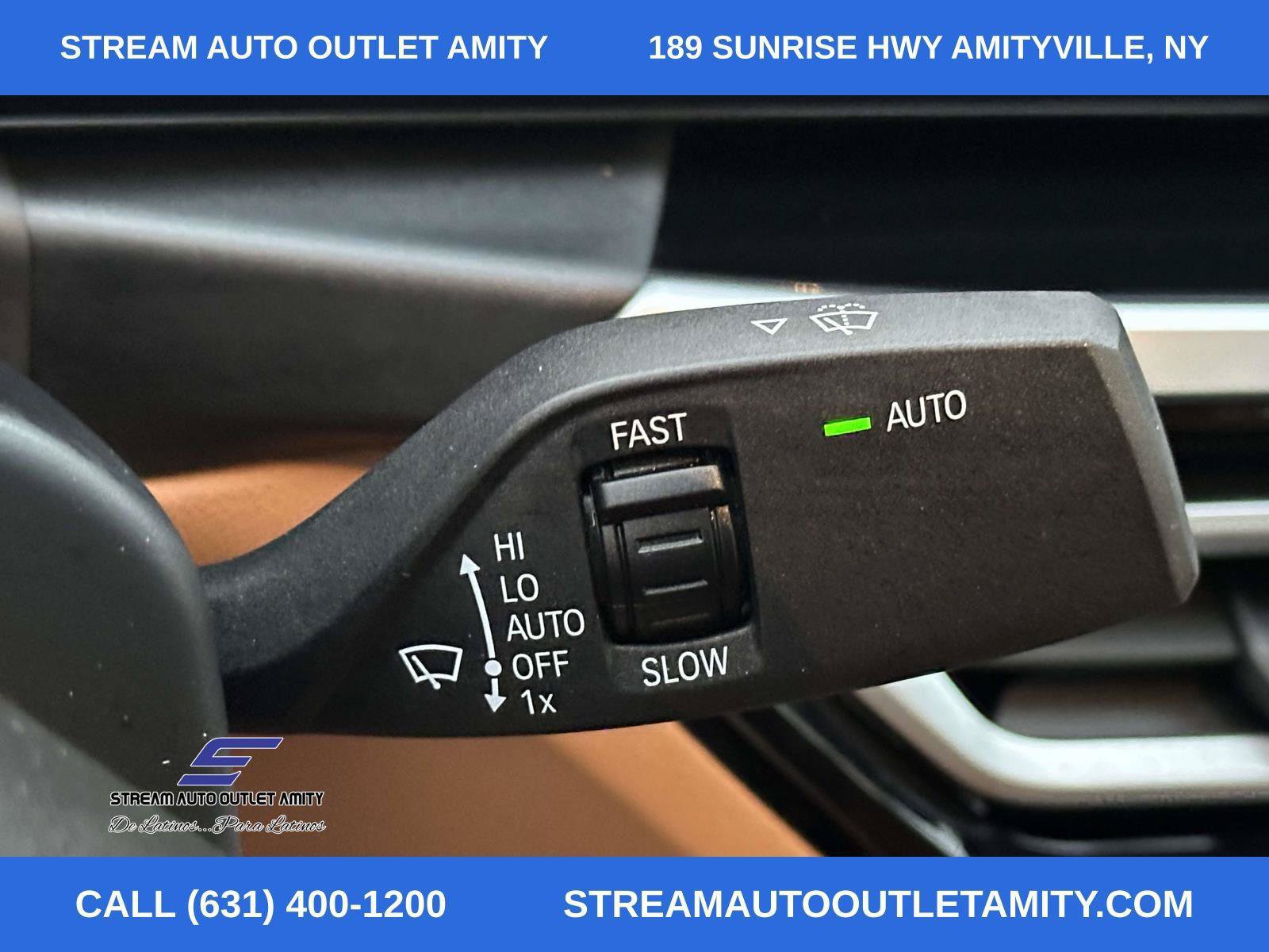 Used 2024 BMW 330i xDrive Sedan w/ Premium Package AWD/4WD image 29