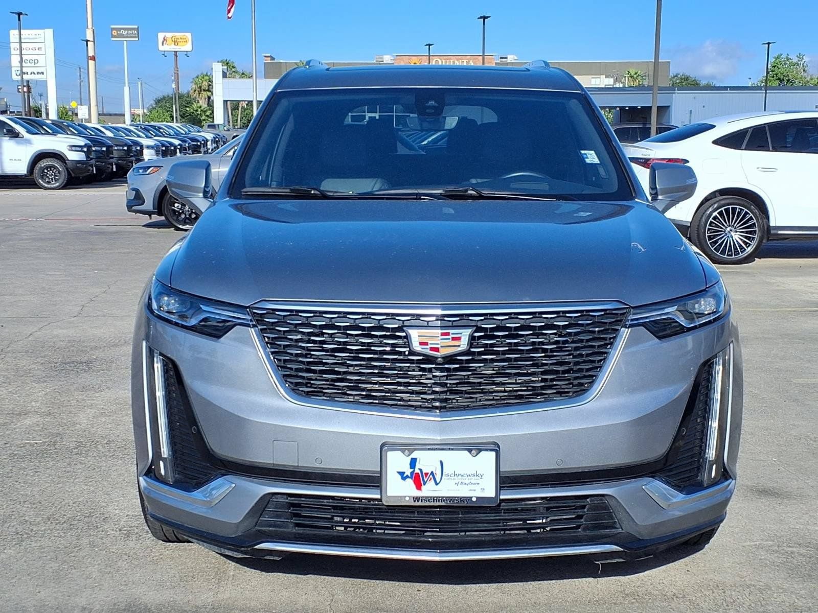 Used 2025 Cadillac XT6 Premium Luxury w/ Technology Package FWD image 2