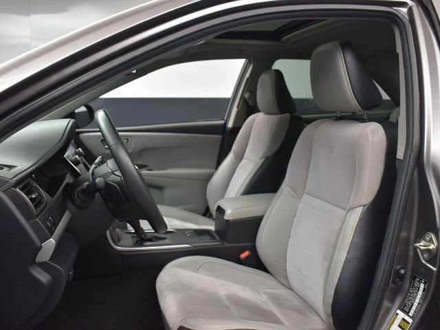 Used 2017 Toyota Camry XSE w/ Moonroof Package FWD image 9