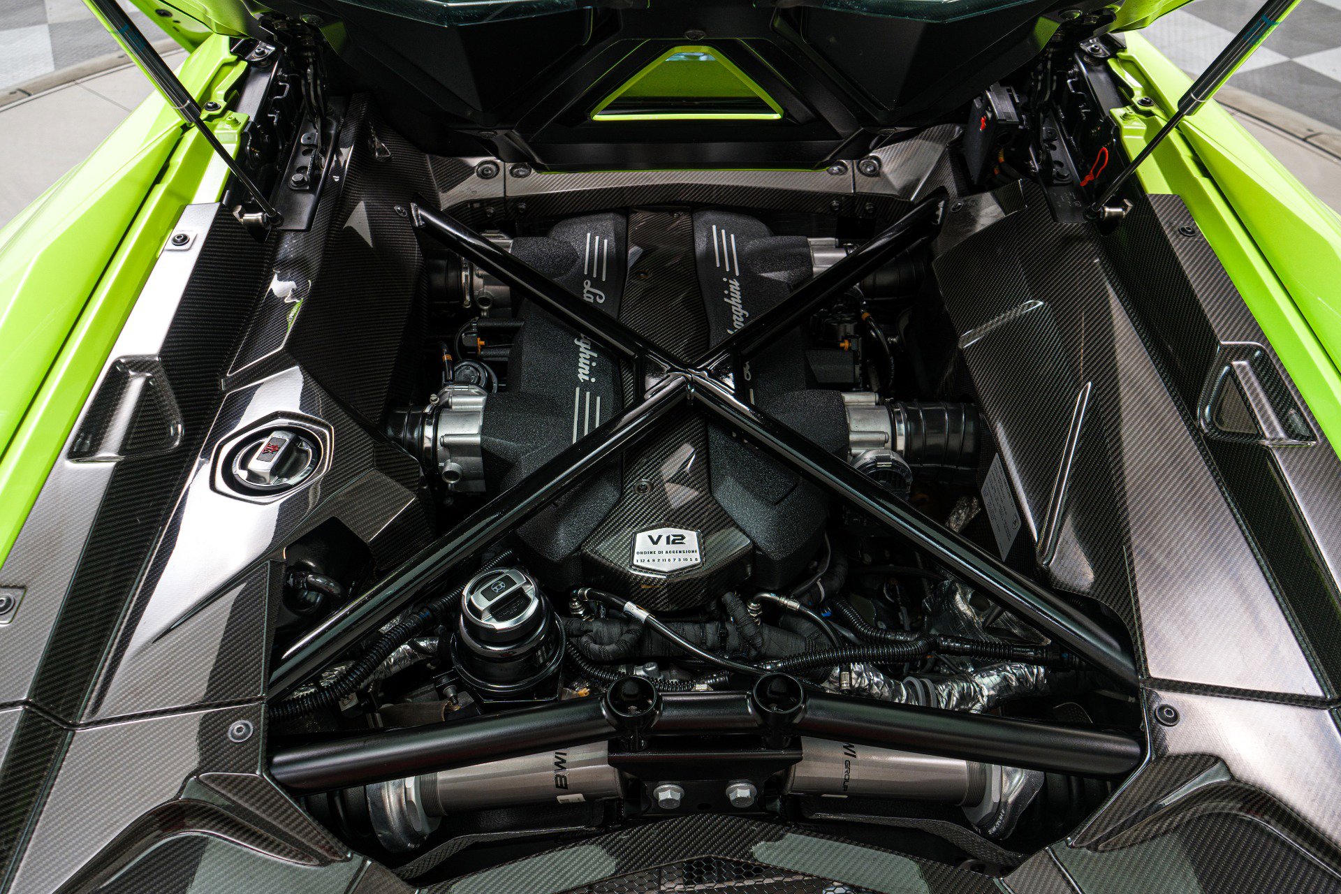 Used 2019 Lamborghini Aventador S image 12