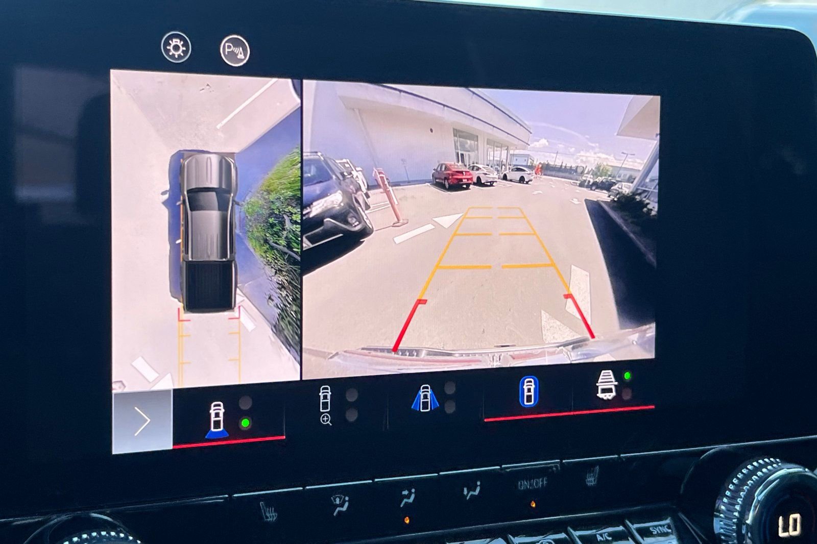 Used 2024 GMC Canyon Elevation w/ Elevation Premium Package image 18