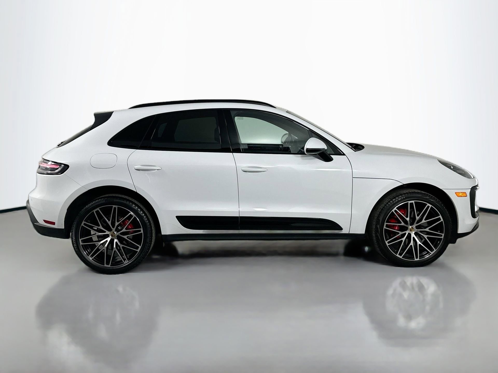 Certified 2024 Porsche Macan S image 8