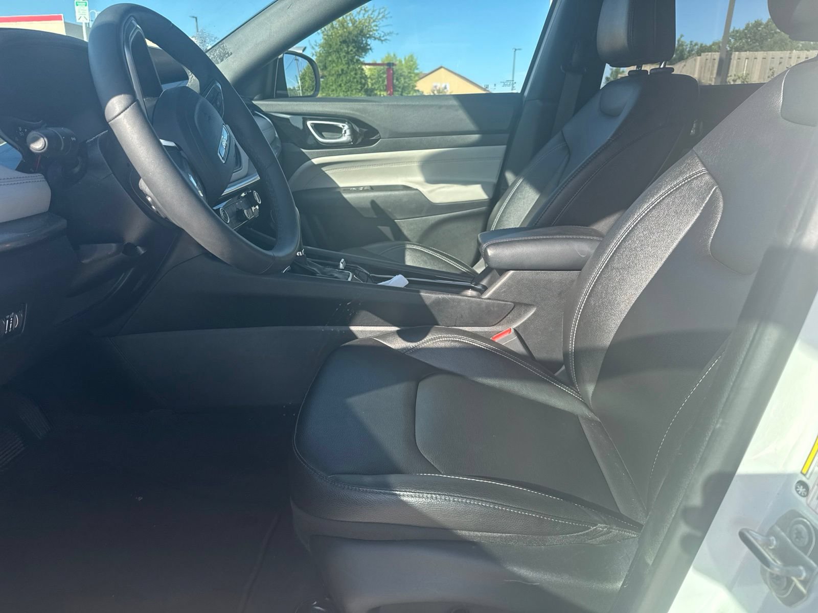 Used 2025 Jeep Compass Limited AWD/4WD image 10