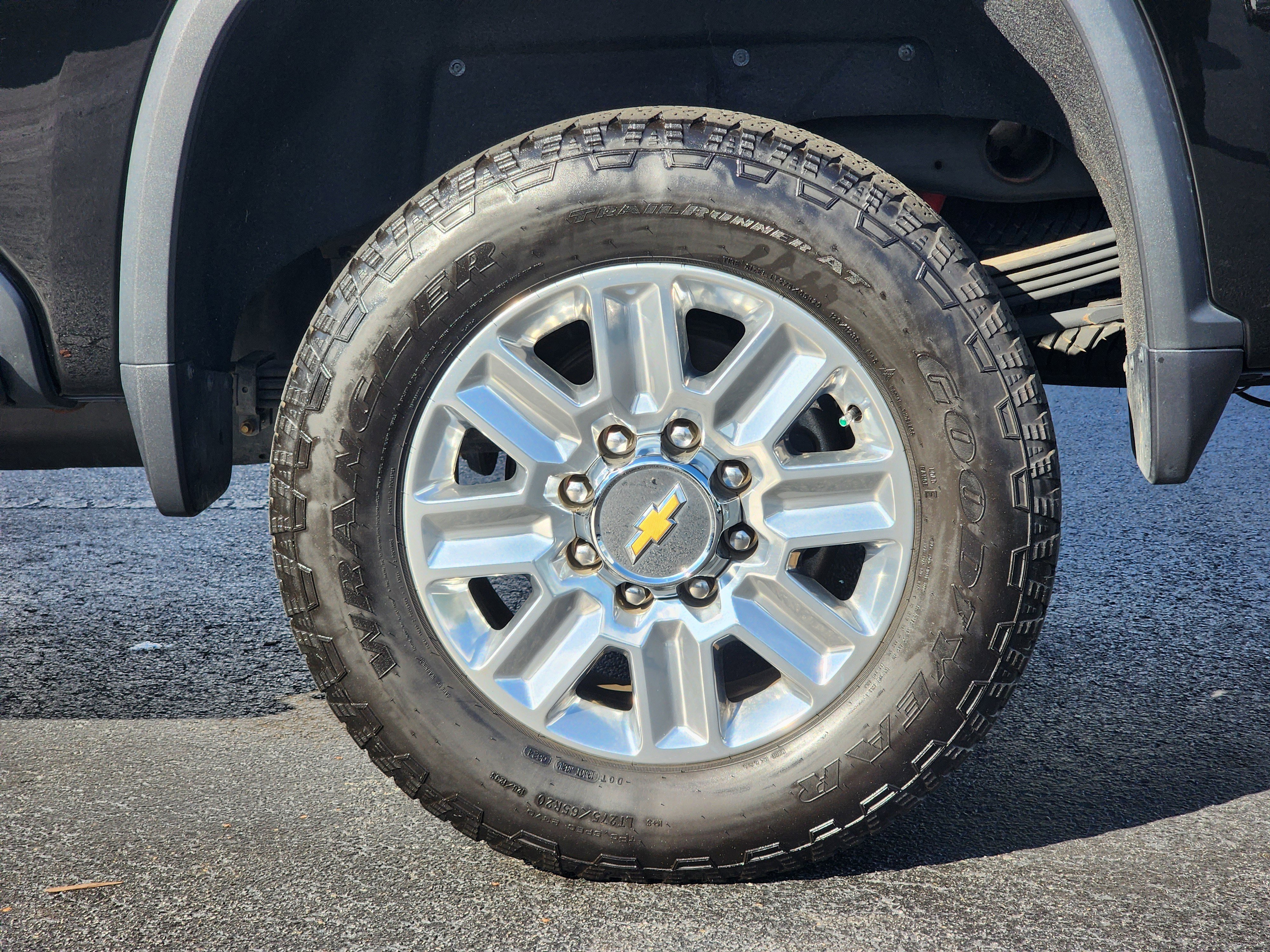 Used 2024 Chevrolet Silverado 2500 High Country w/ High Country Premium Package image 11