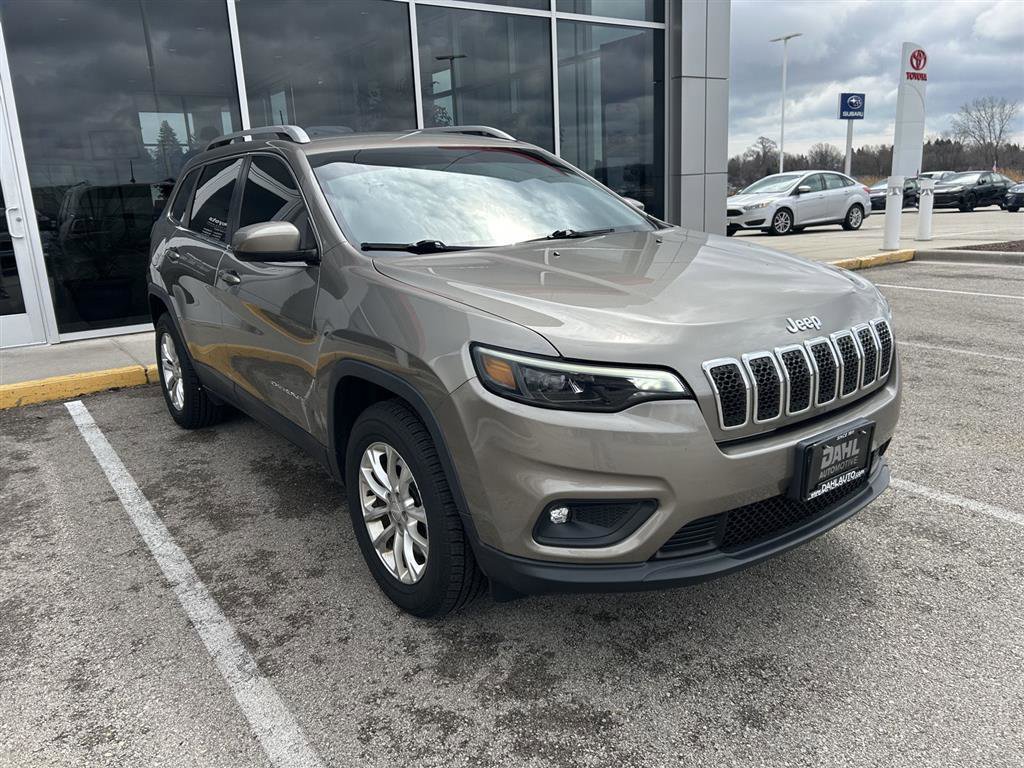 Used 2019 Jeep Cherokee Latitude w/ Cold Weather Group AWD/4WD image 18