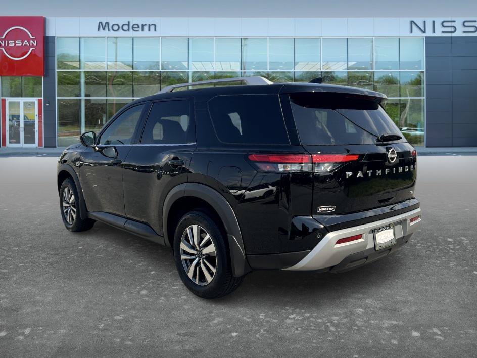 Certified 2025 Nissan Pathfinder SL w/ Cargo Package FWD image 7