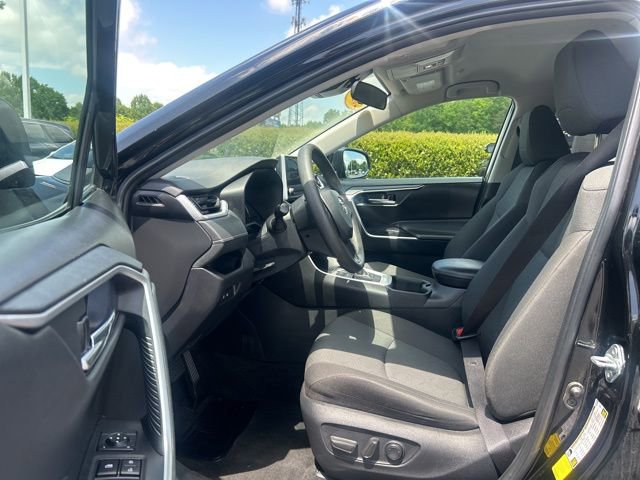 Used 2024 Toyota RAV4 XLE FWD image 17