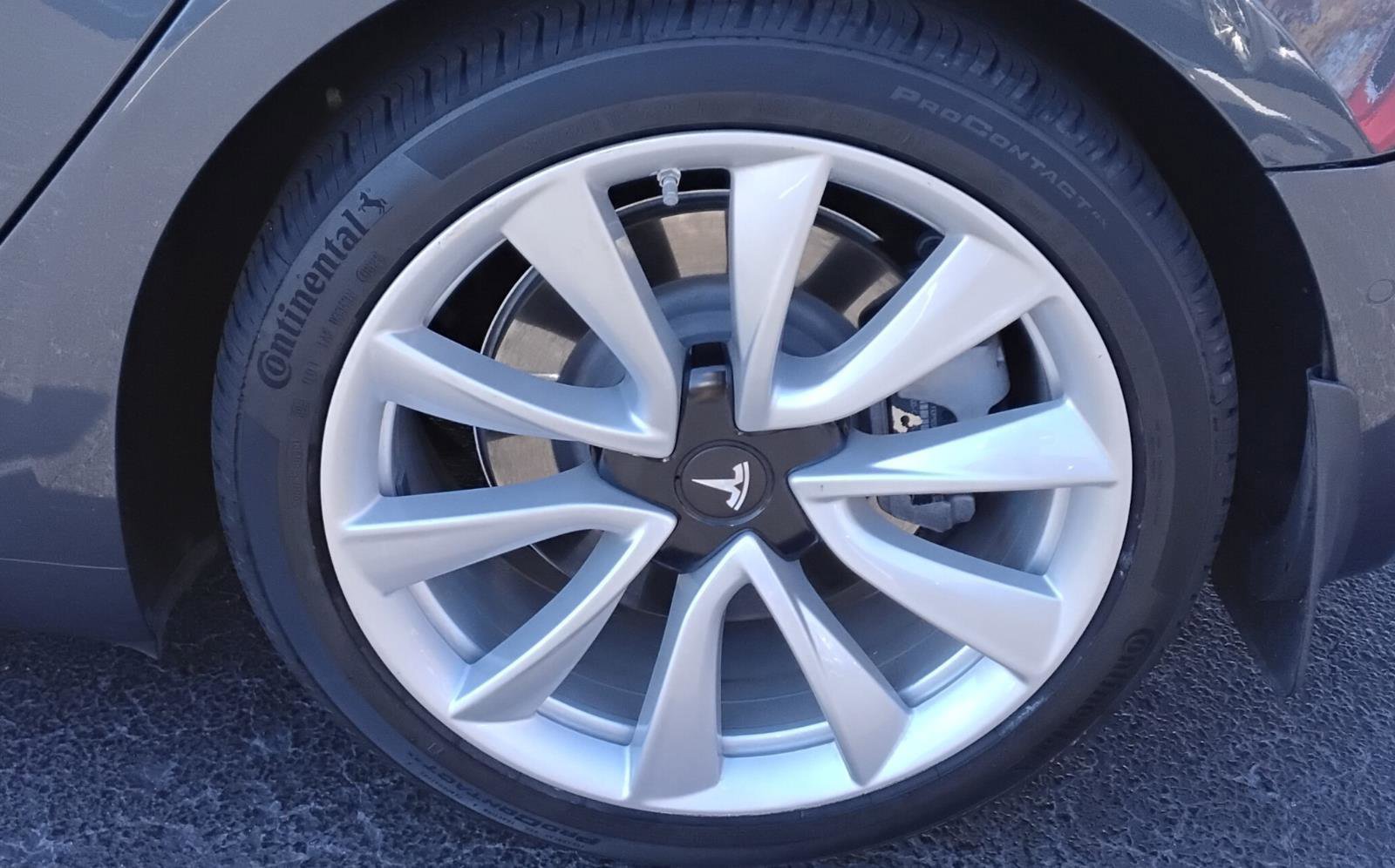 Used 2018 Tesla Model 3 Long Range image 11