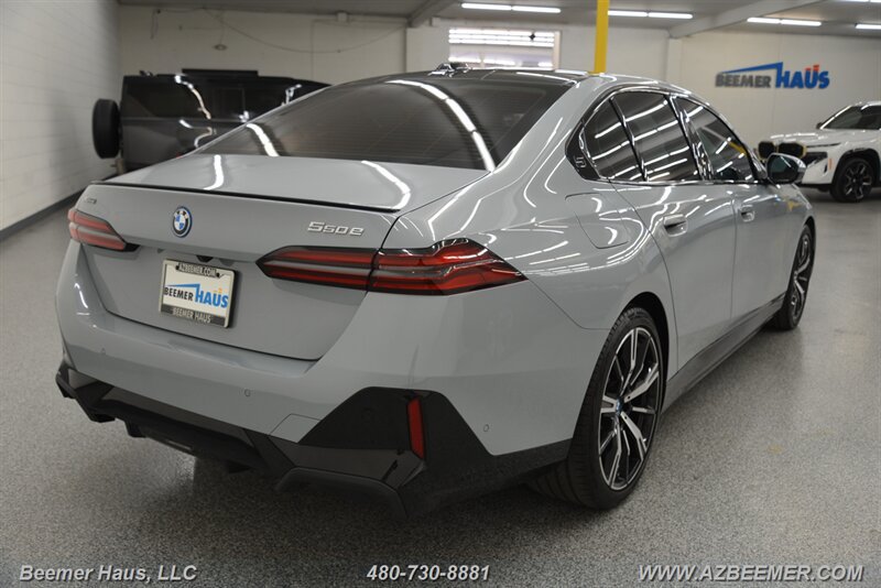 Used 2025 BMW 550e xDrive w/ Premium Package AWD/4WD image 11