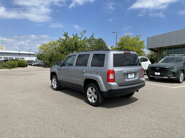 Used 2016 Jeep Patriot Latitude AWD/4WD image 3