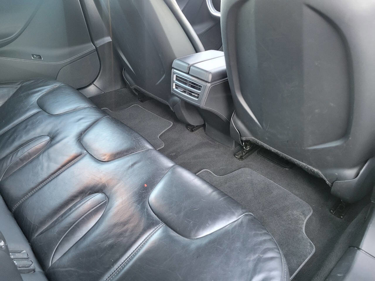 Used 2015 Tesla Model S 85D image 30