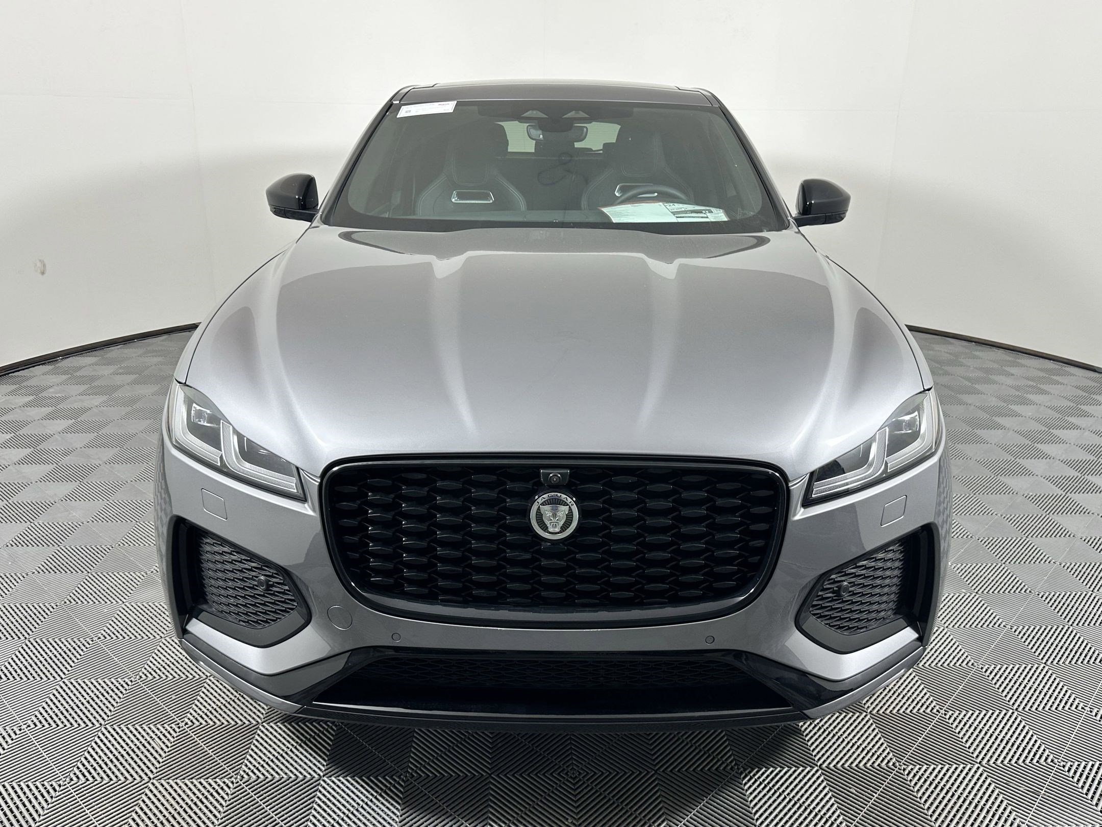 Used 2026 Jaguar F-PACE R-Dynamic S image 5