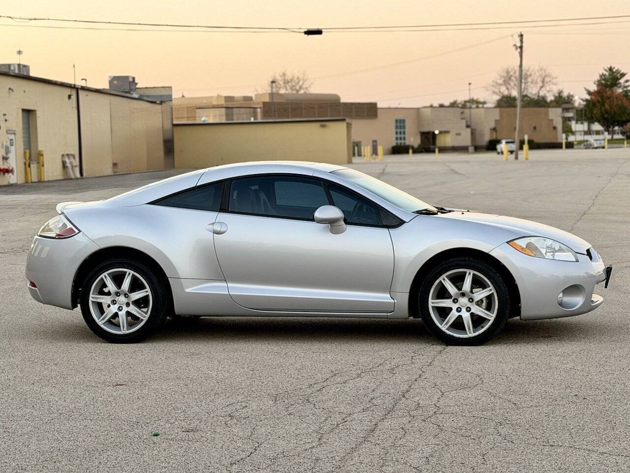 Used 2007 Mitsubishi Eclipse SE FWD image 4