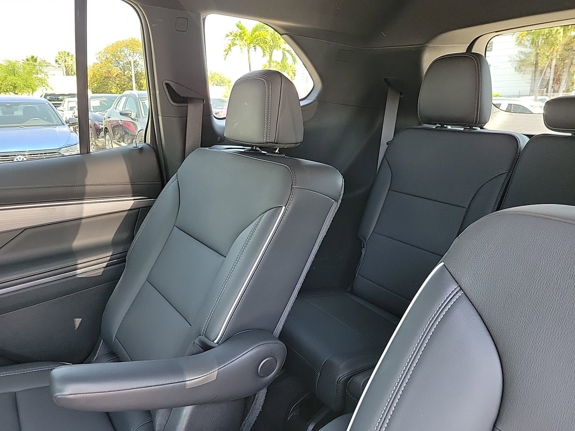 Used 2025 Buick Enclave Preferred FWD image 22