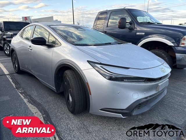 Used 2025 Toyota Prius LE FWD image 16